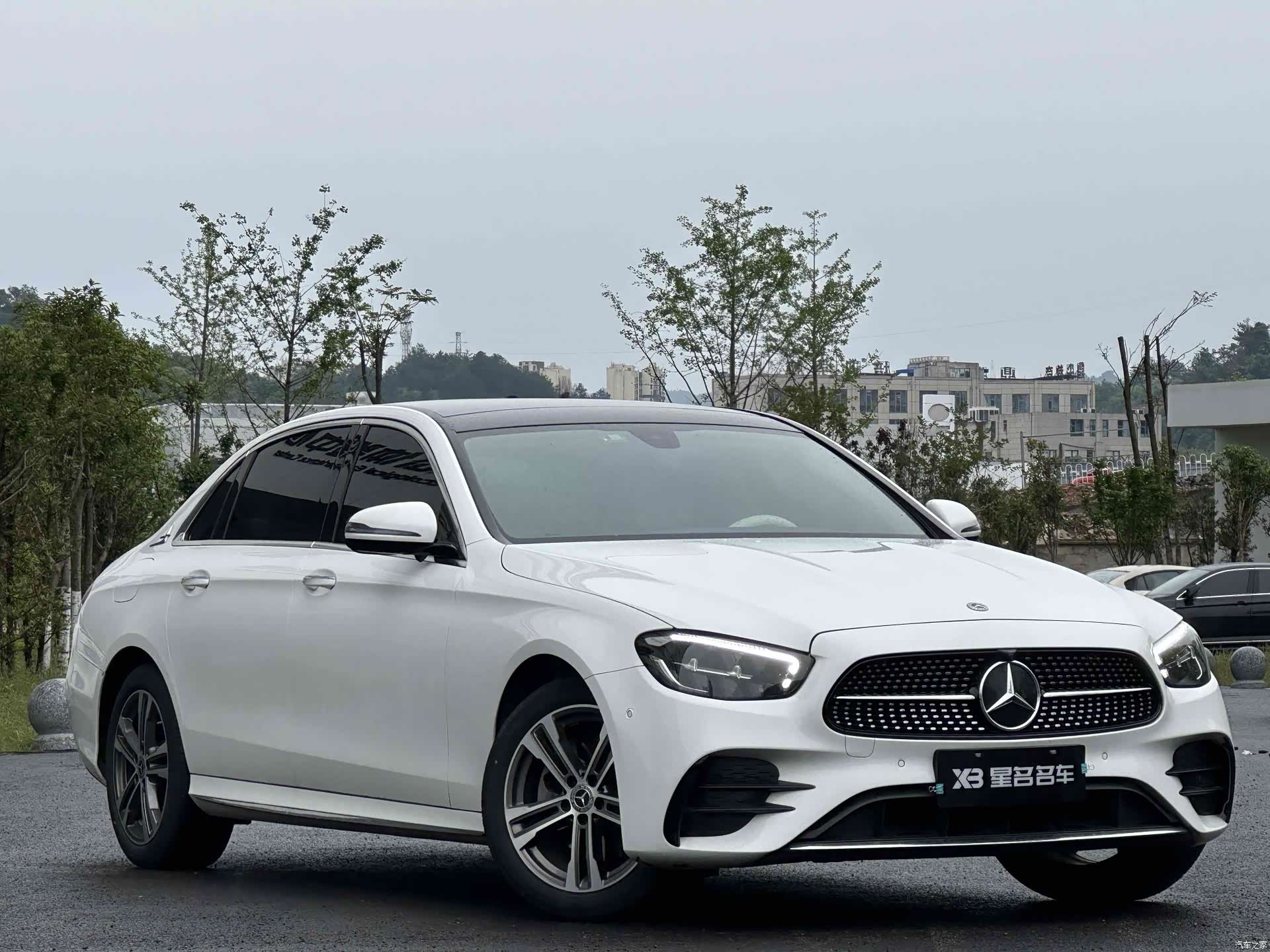 Mercedes-Benz E-Class, 2023 3