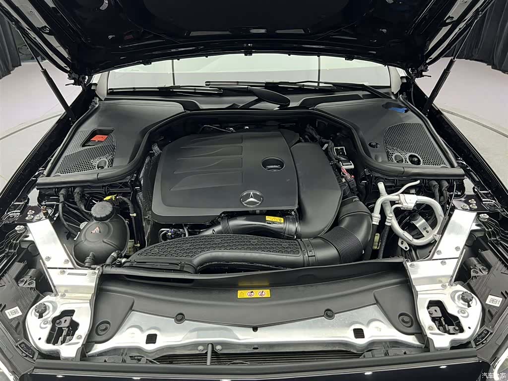 Mercedes-Benz E-Class, 2022 10