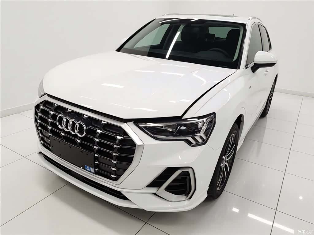 Audi Q3, 2022 2
