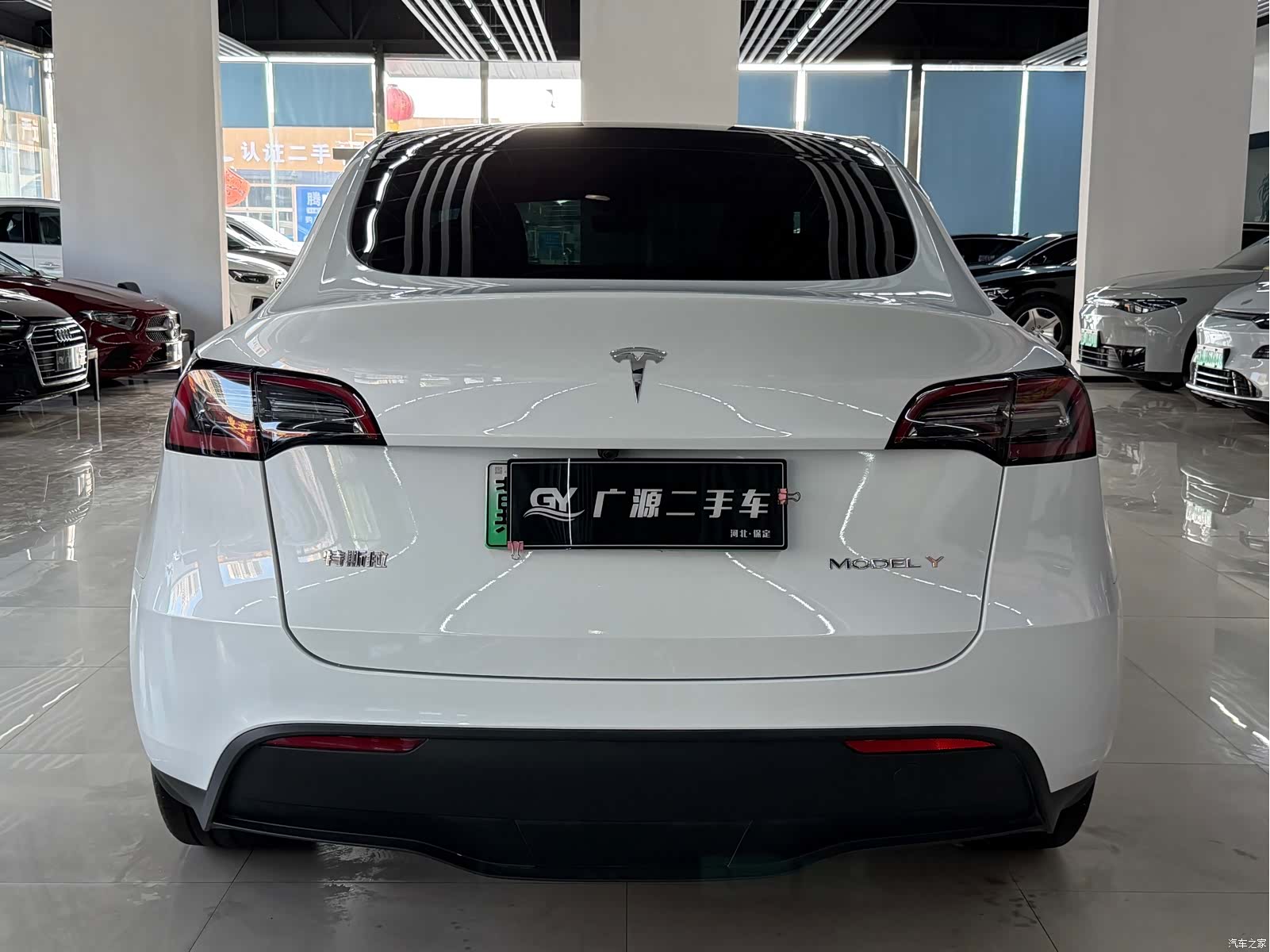 Tesla Model Y, 2025 все фото