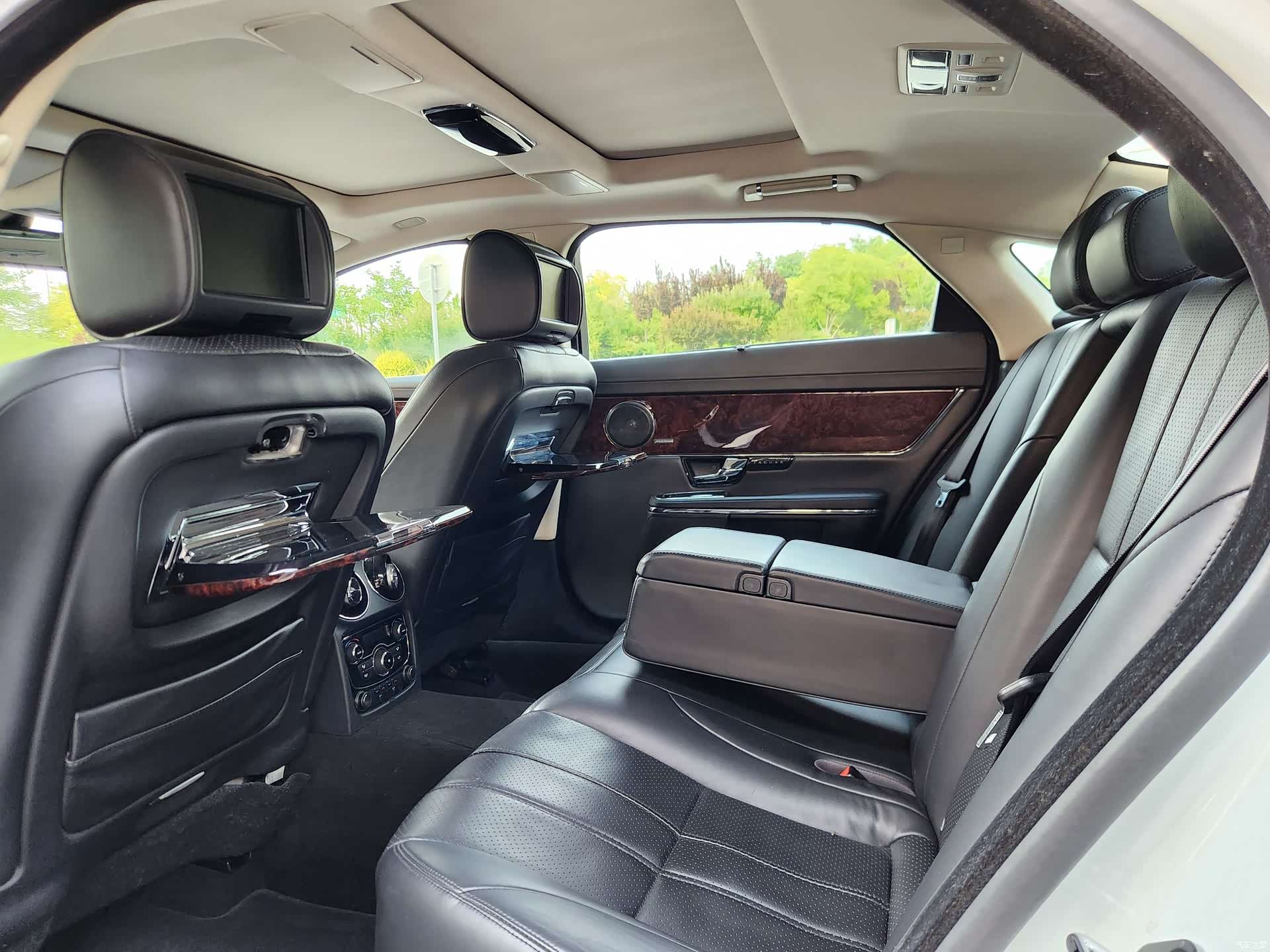 Jaguar XJ, 2013 18