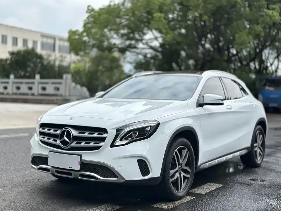 Mercedes-Benz GLA