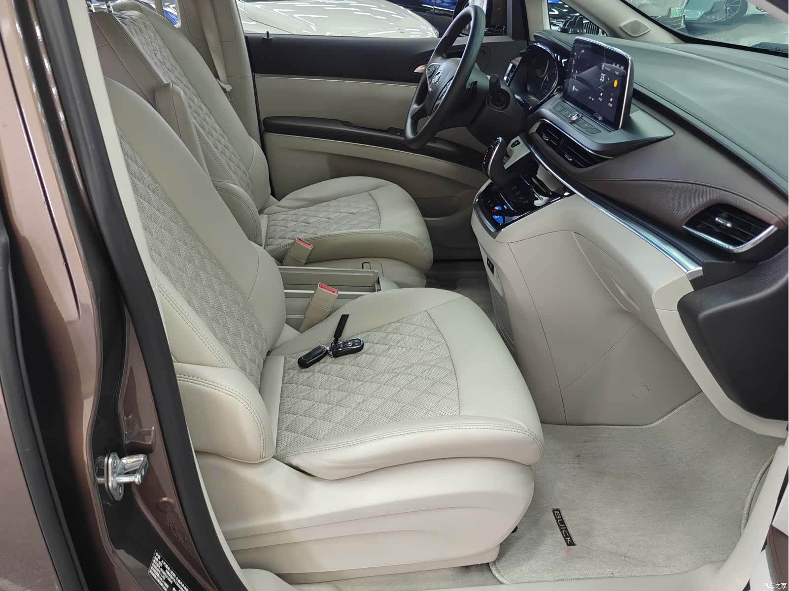 Buick GL8, 2024 8