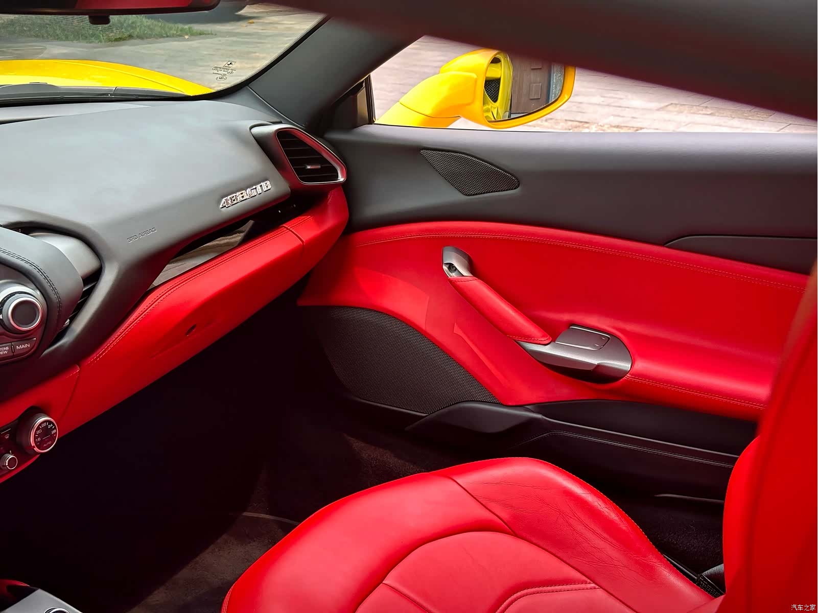 Ferrari 488, 2017 15