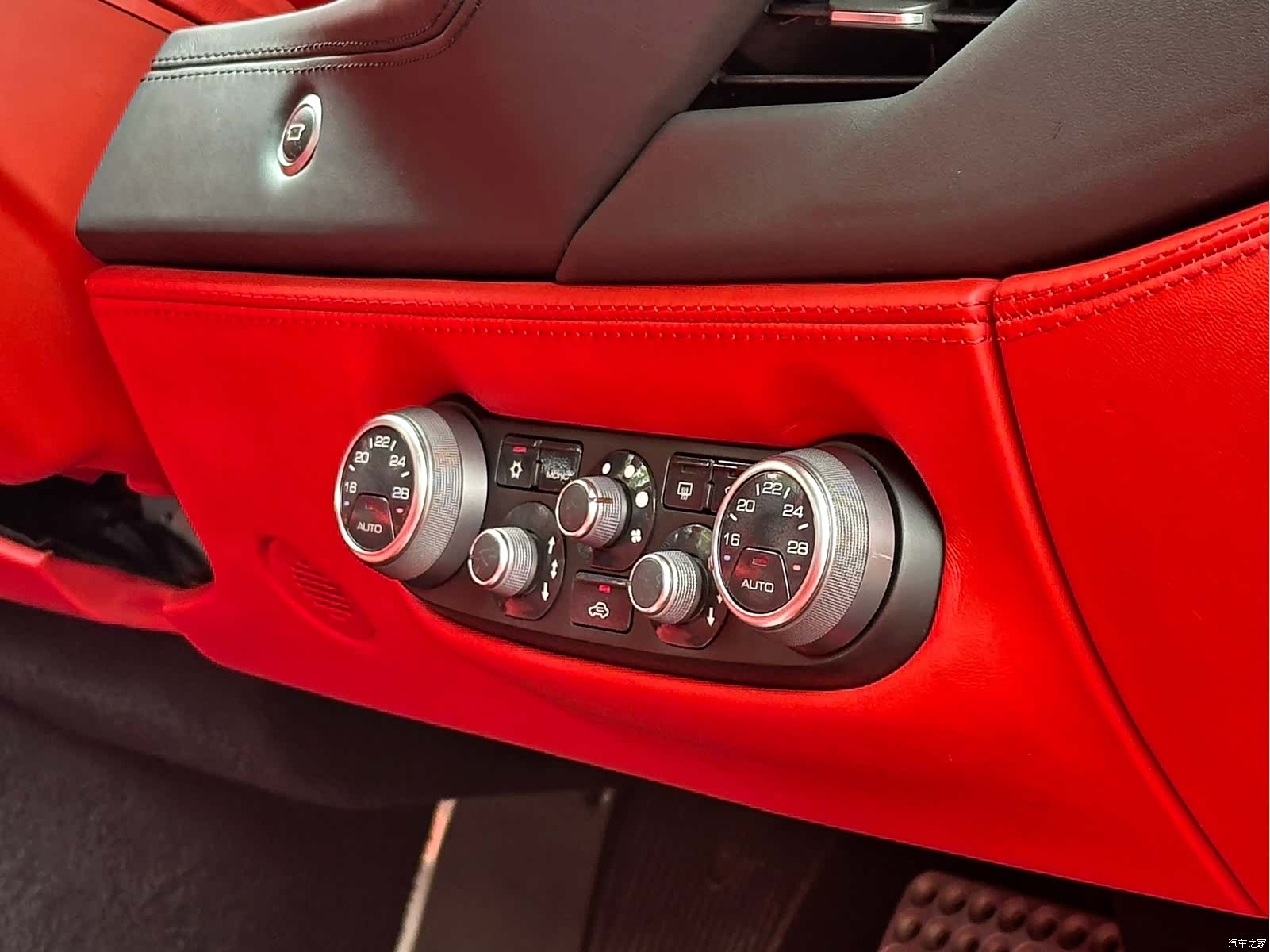 Ferrari 488, 2017 18