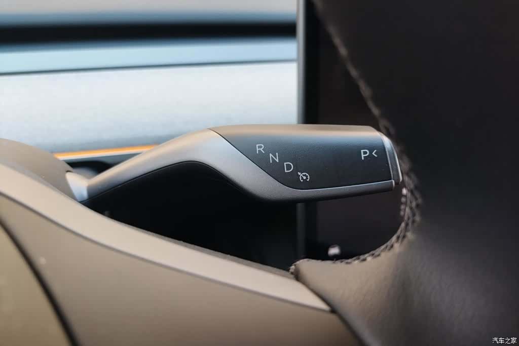 Tesla Model Y, 2024 16