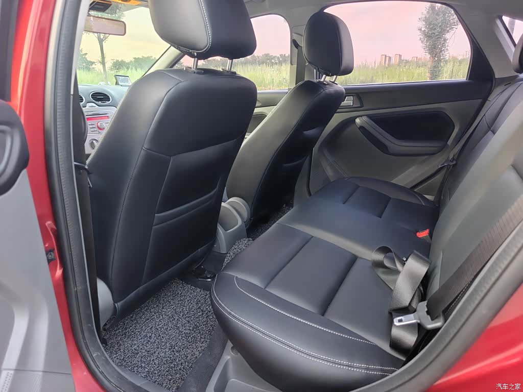 Ford Focus, 2015 18
