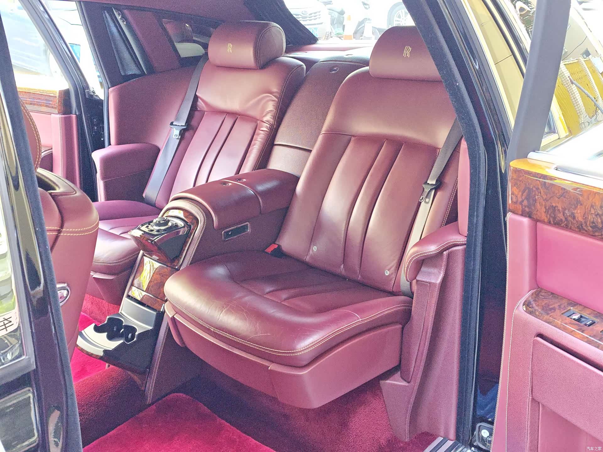 Rolls-Royce Phantom, 2013 13