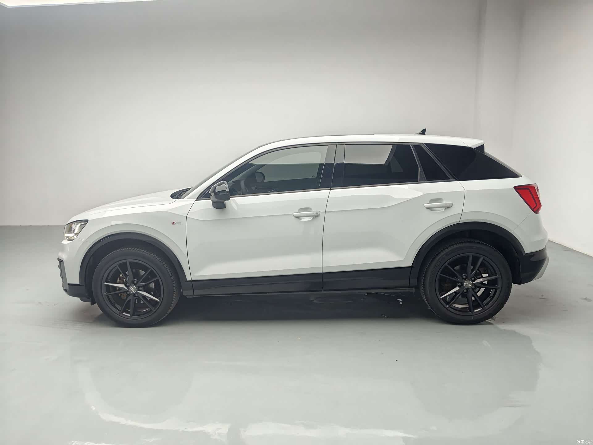 Audi Q2L, 2020 6