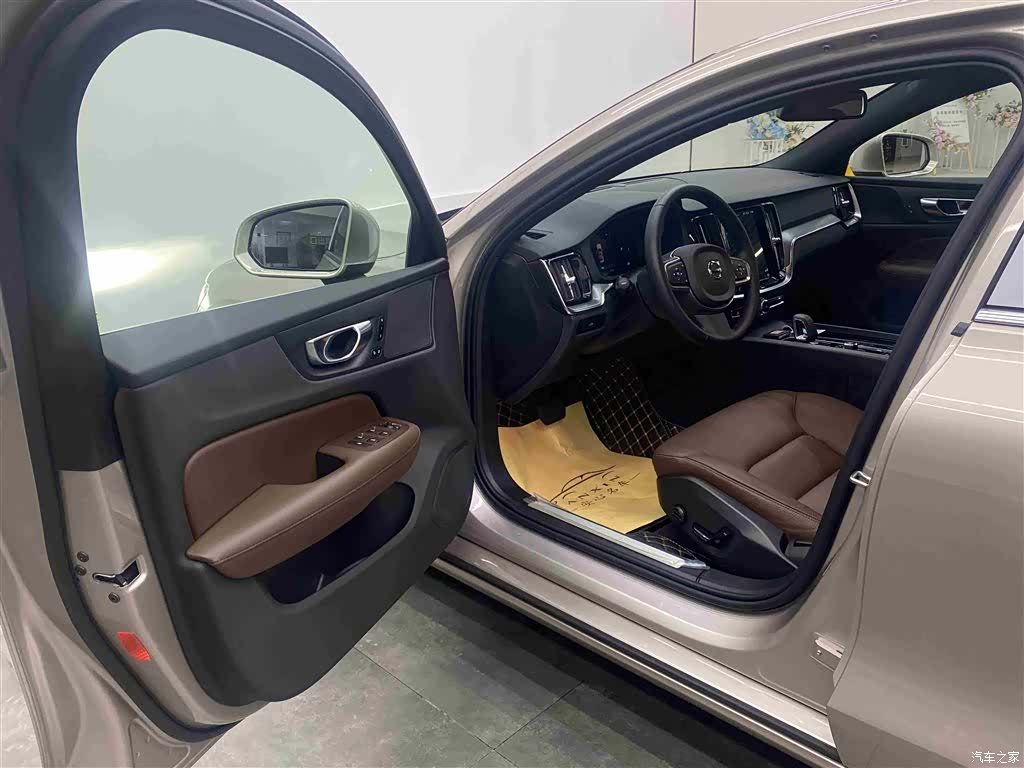 Volvo S60, 2025 6