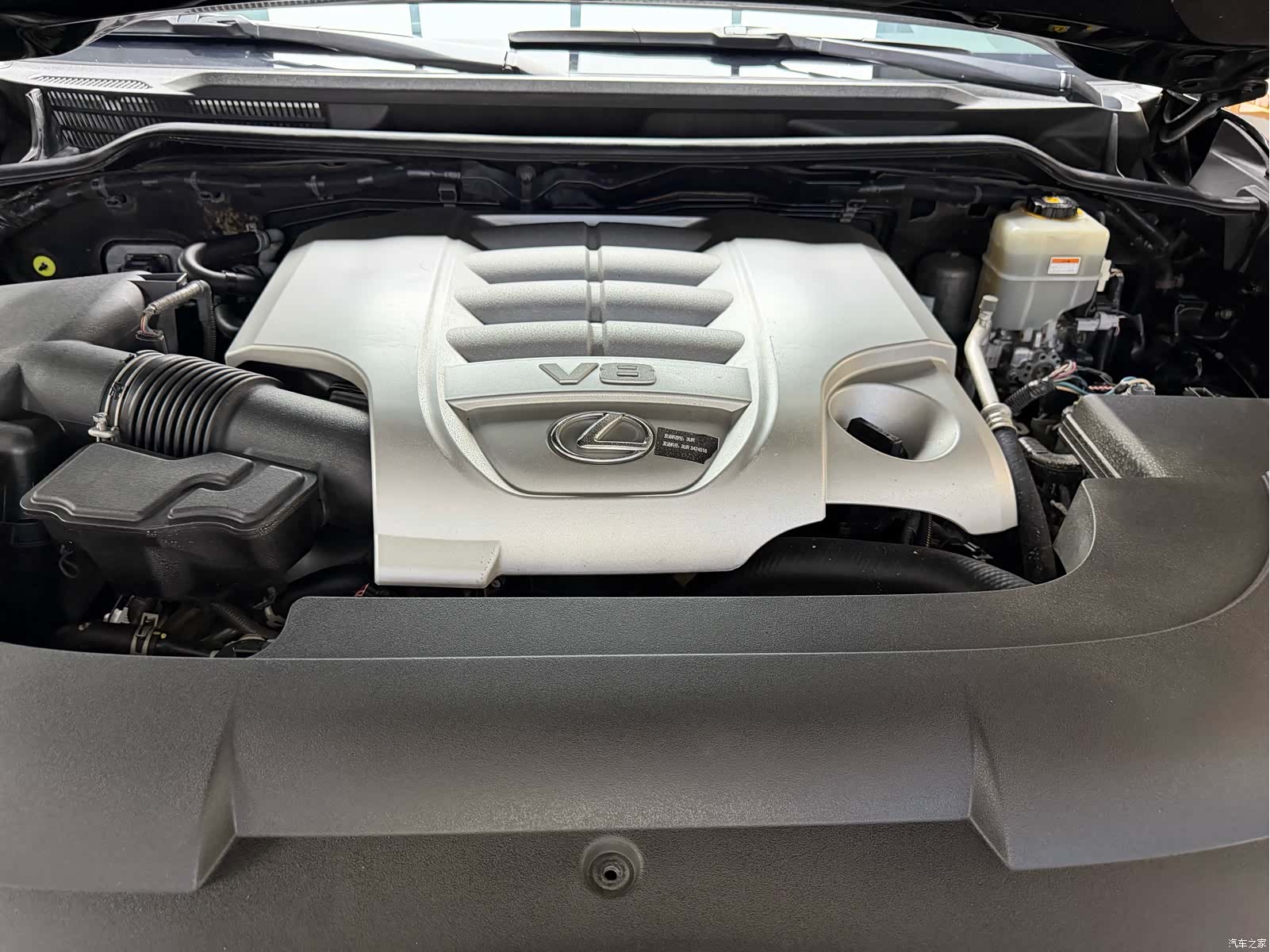 Lexus LX, 2019 35