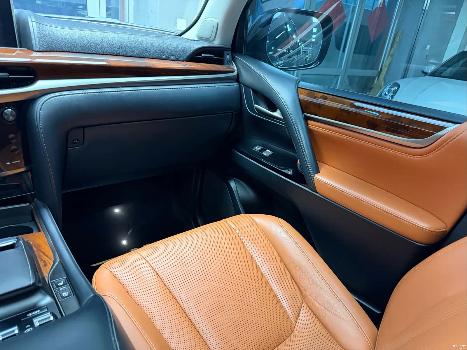 Lexus LX, 2019 21