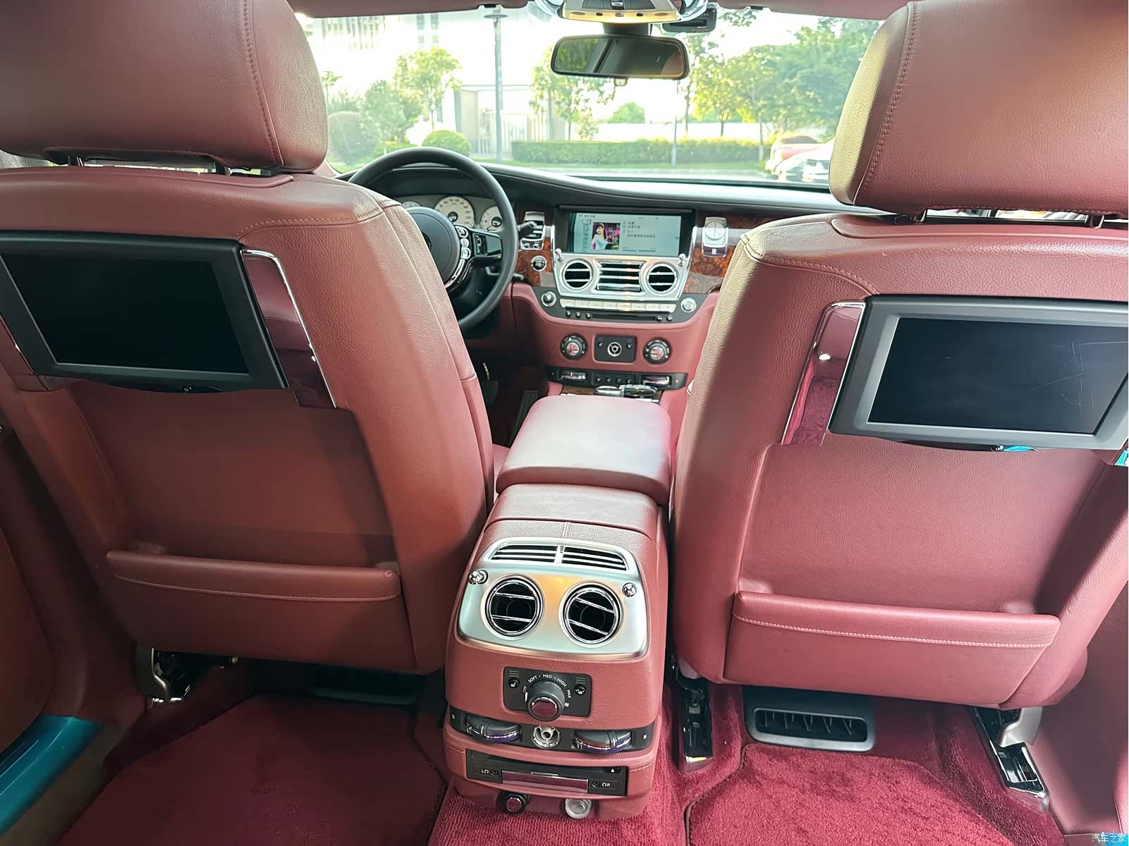 Rolls-Royce Ghost, 2014 12