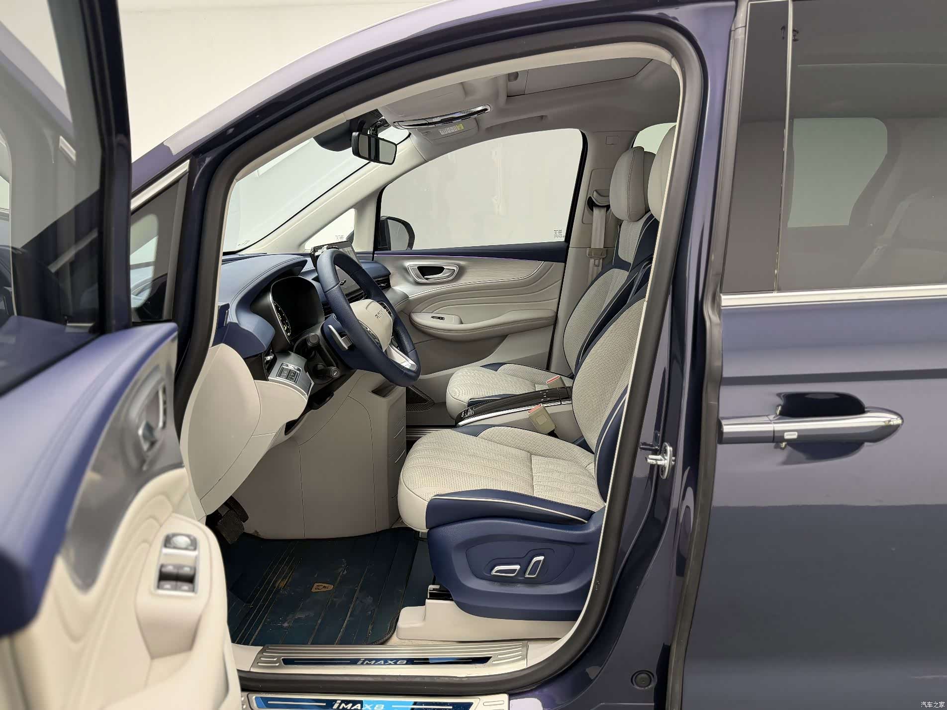 Roewe iMAX8, 2022 14