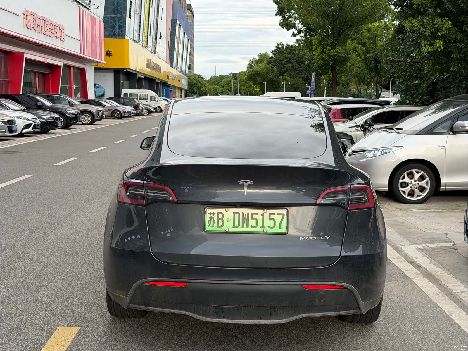 Tesla Model Y, 2024 6