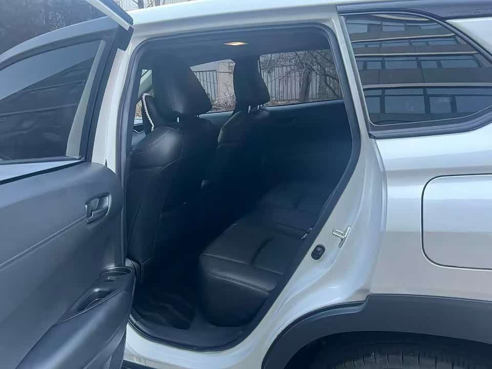 Toyota Corolla Sharp amplifier