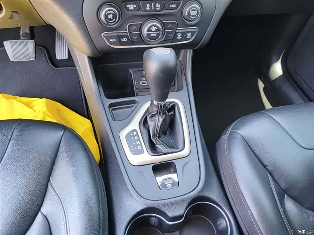 Jeep Cherokee, 2017 14