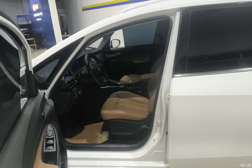 Buick GL6, 2023 9