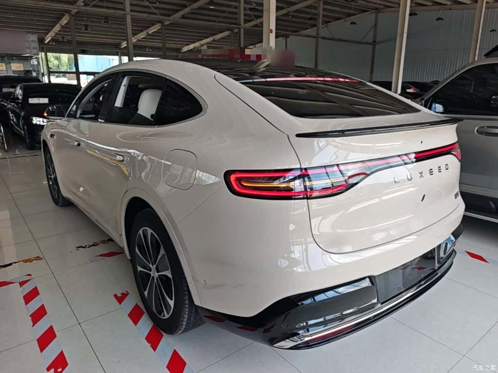 Luxeed R7, 2026 все фото