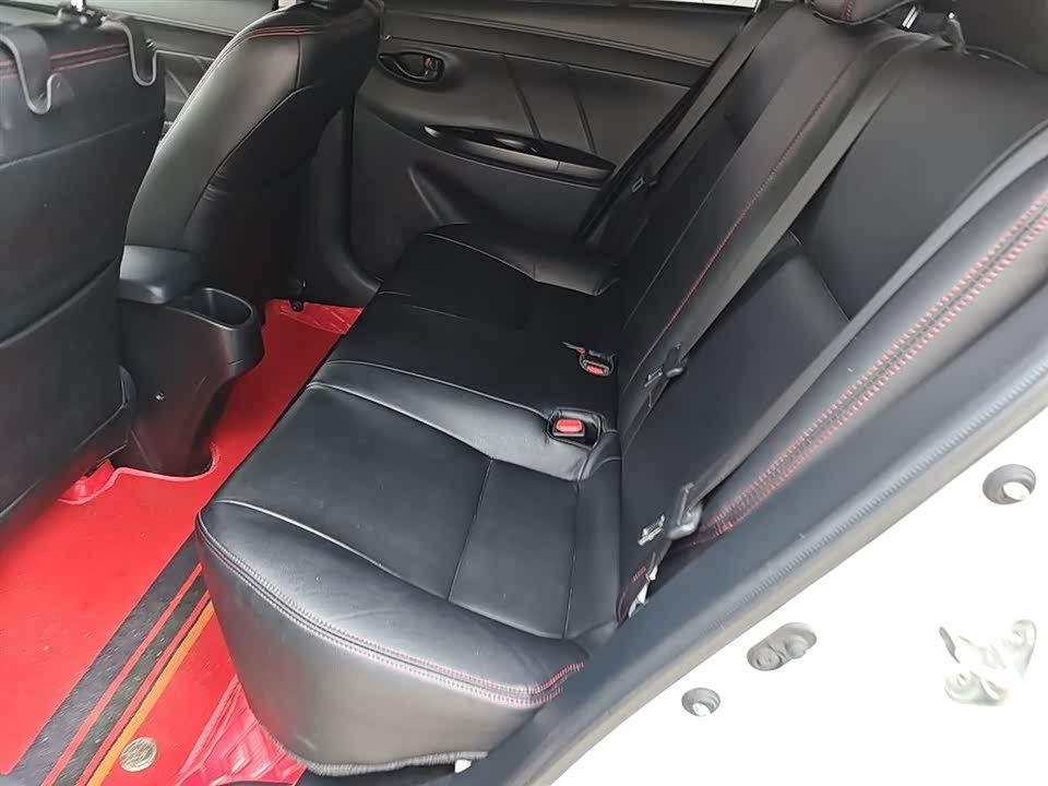 Toyota YARiS L to enjoy Toyota YARiS L to enjoy