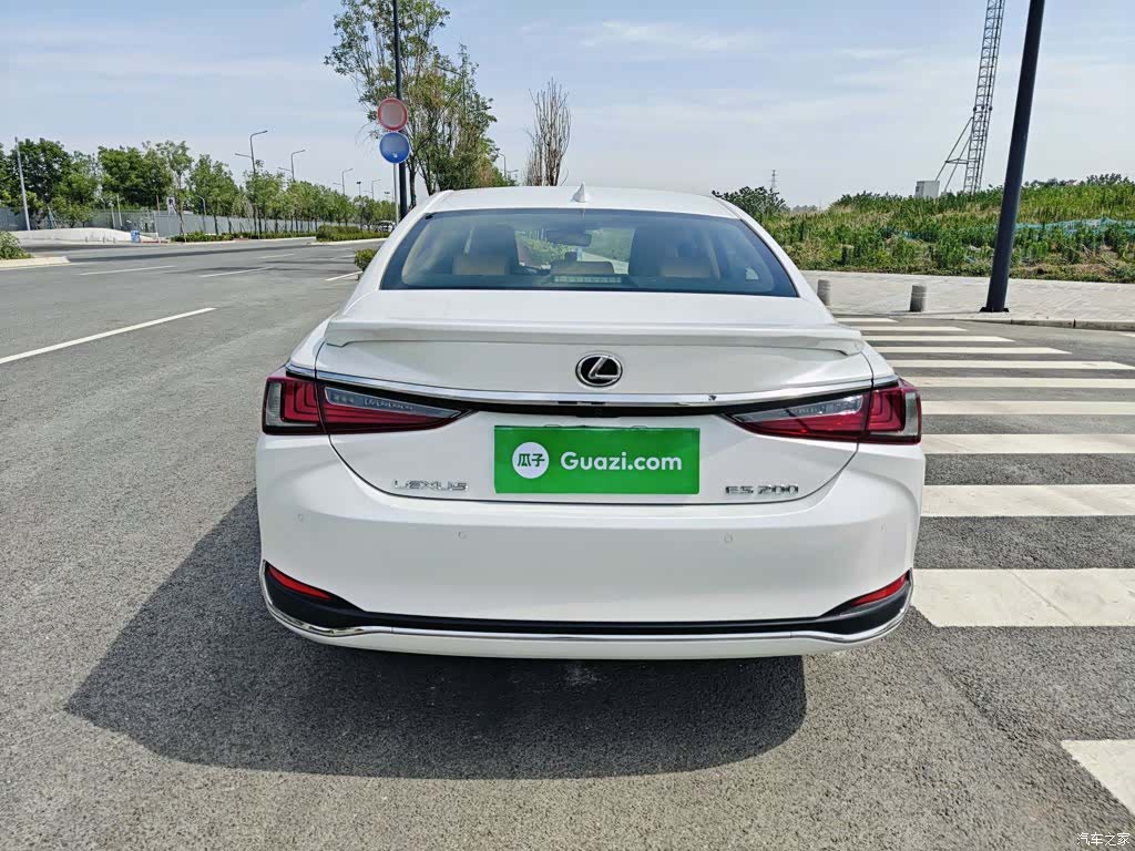 Lexus ES, 2024 все фото