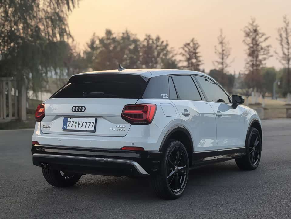 Audi Q2L
