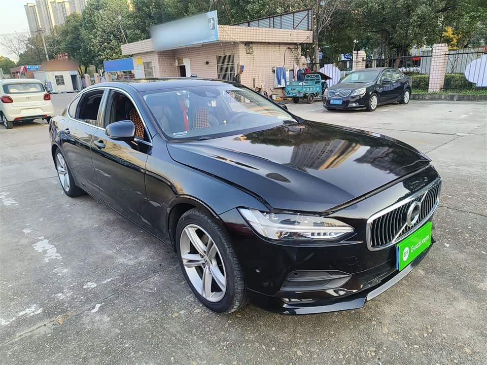 Volvo S90