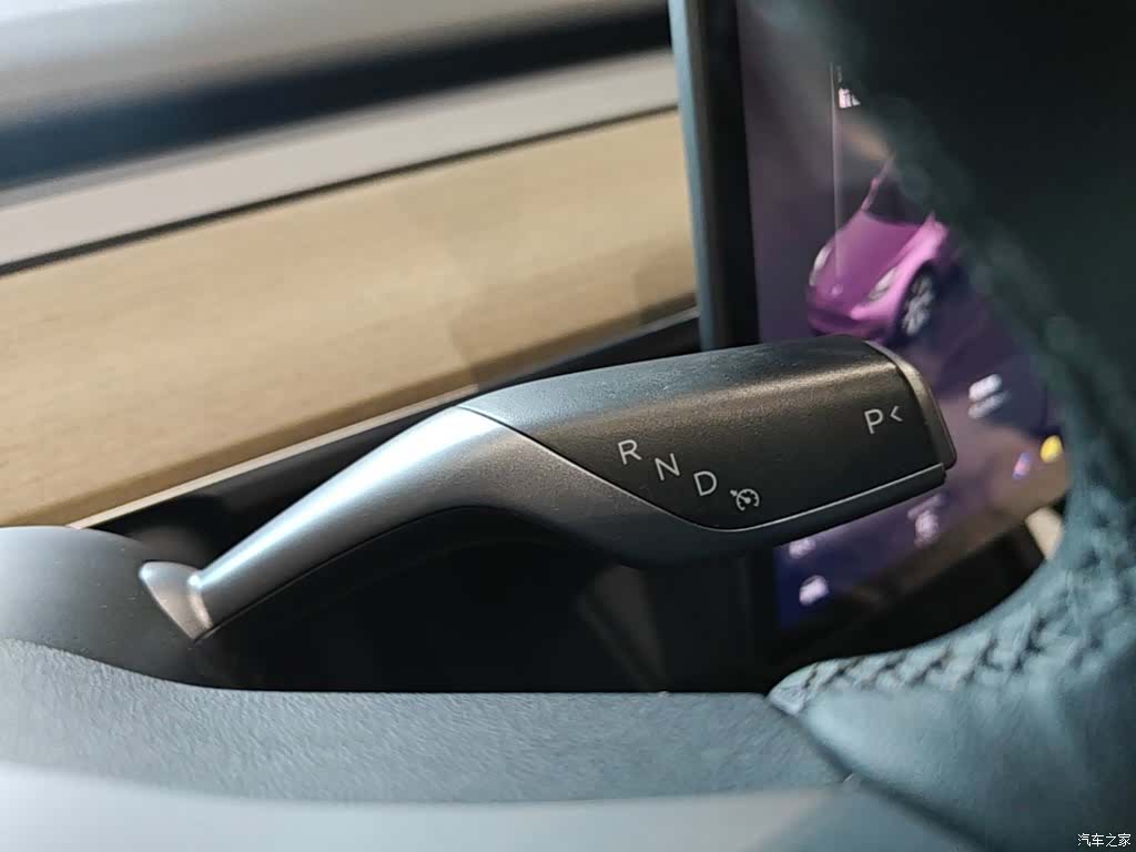 Tesla Model Y, 2023 14