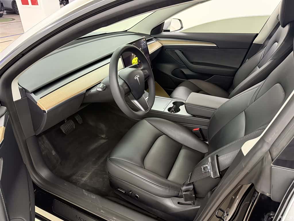 Tesla Model 3, 2023 12