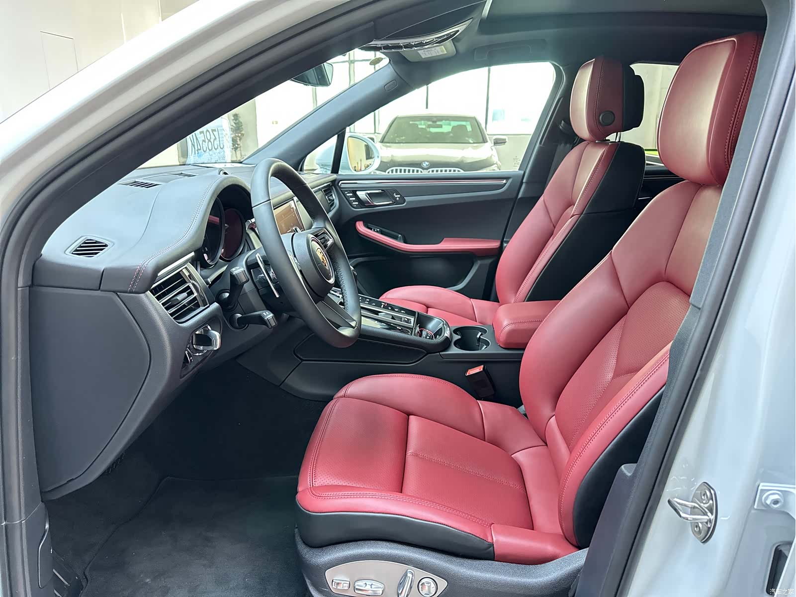 Porsche Macan, 2026 9