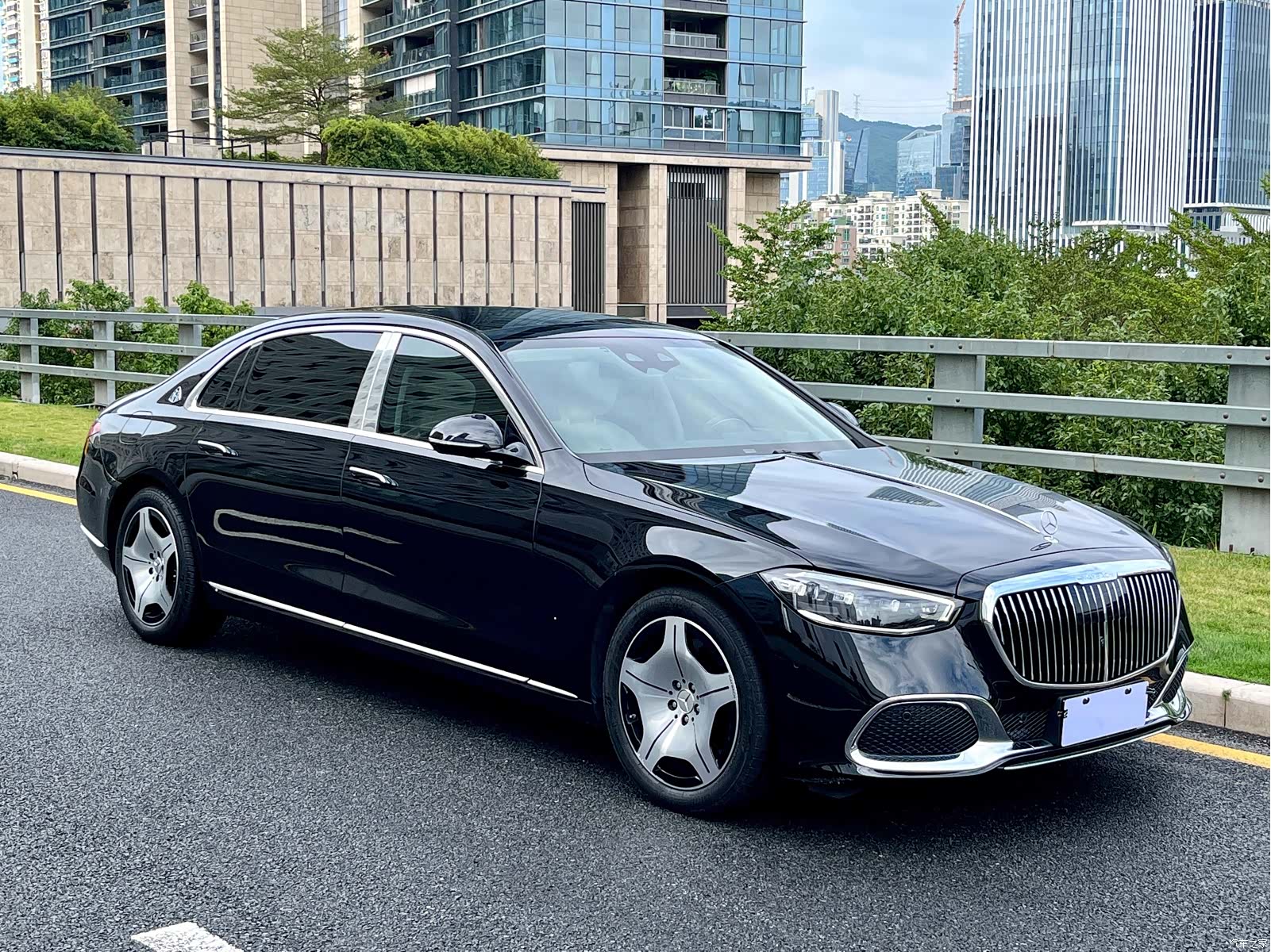 Maybach S-Class, 2023 3