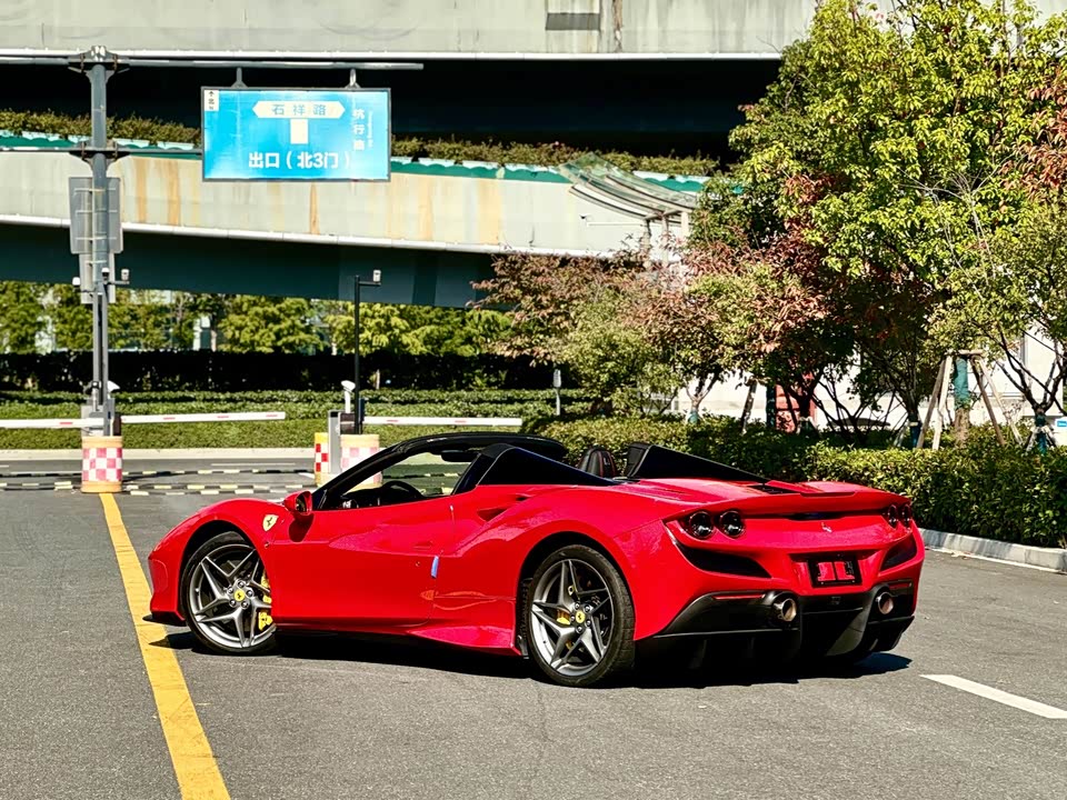 Ferrari F8
