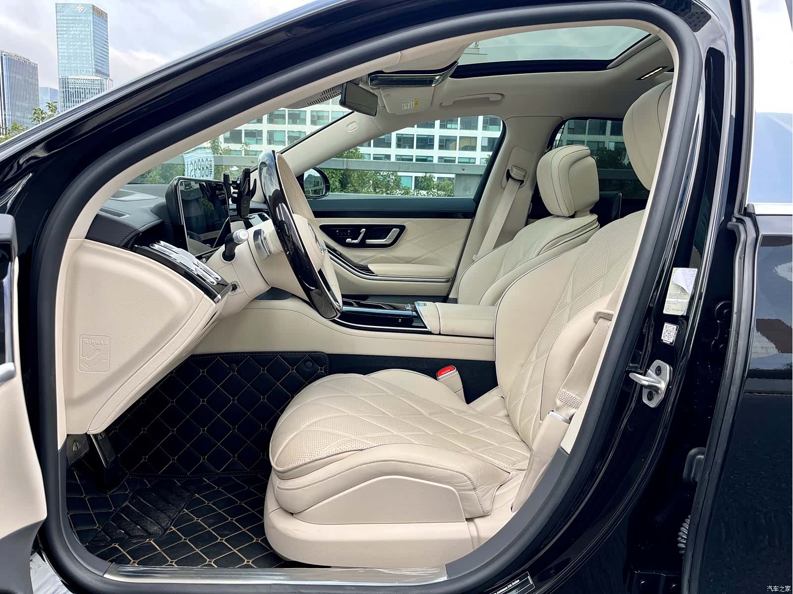 Maybach S-Class, 2023 7