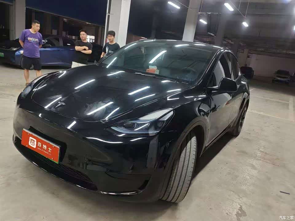 Tesla Model Y, 2024 1