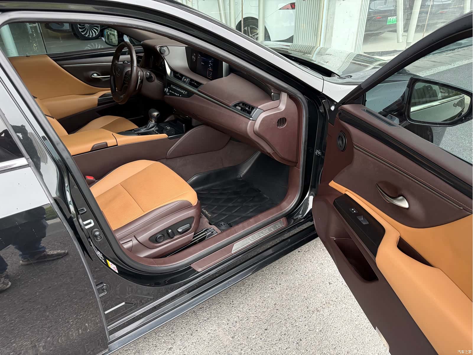 Lexus ES, 2019 16
