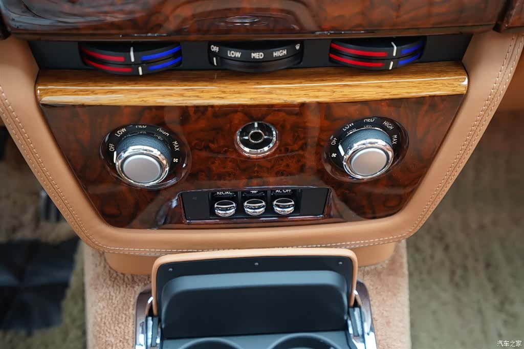 Rolls-Royce Phantom, 2011 10
