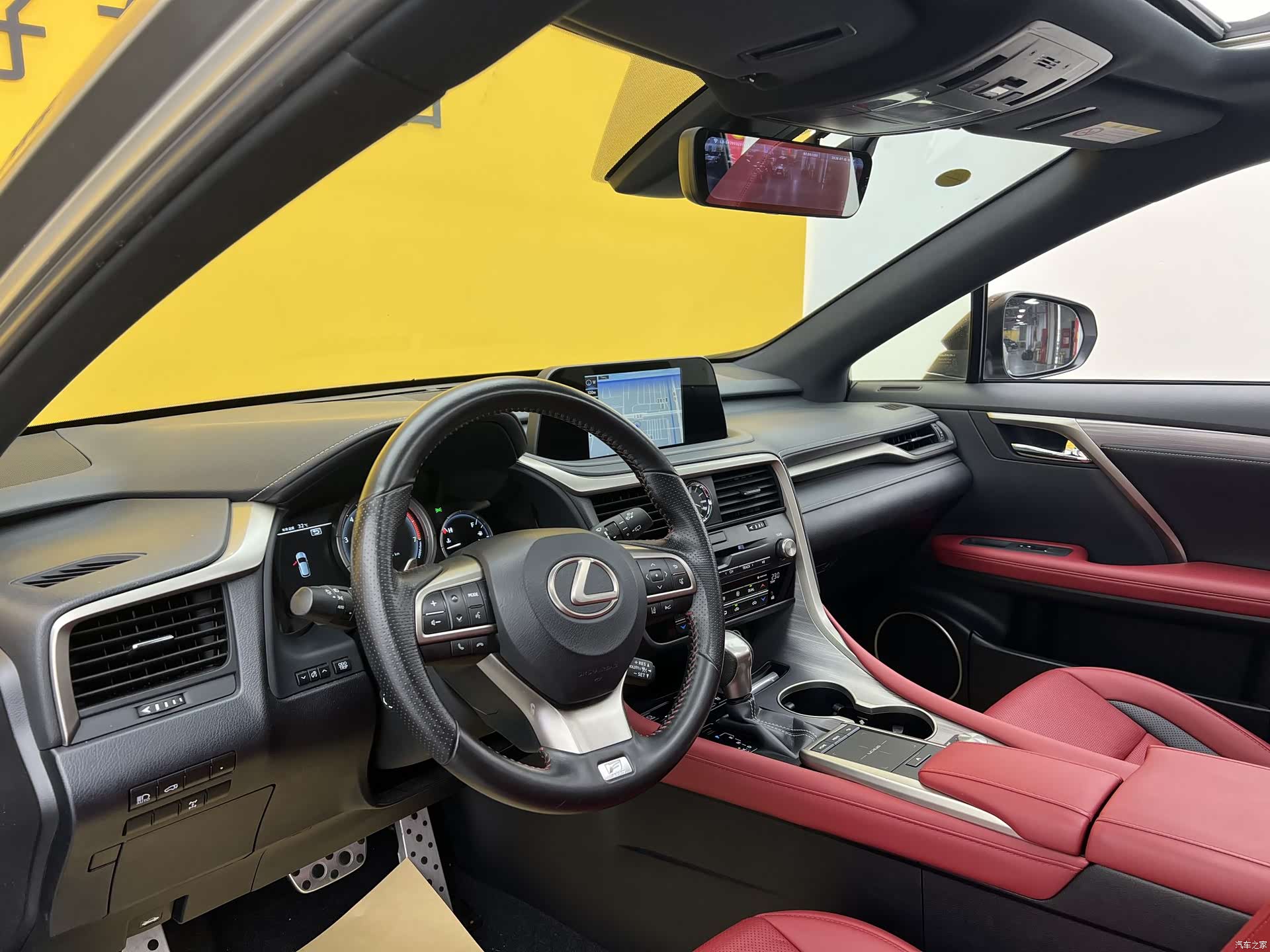 Lexus RX, 2020 3