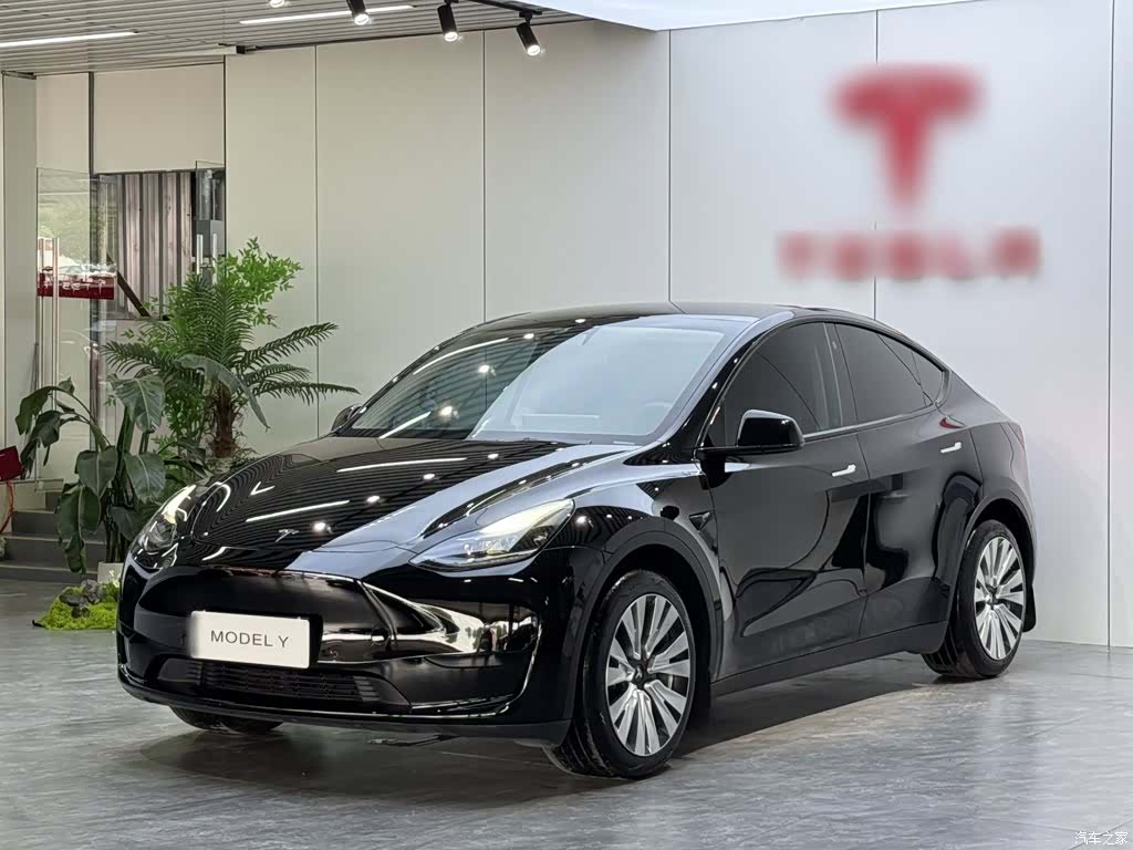 Tesla Model Y, 2022 1