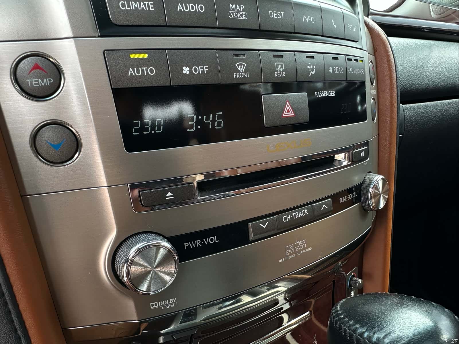 Lexus LX, 2015 16
