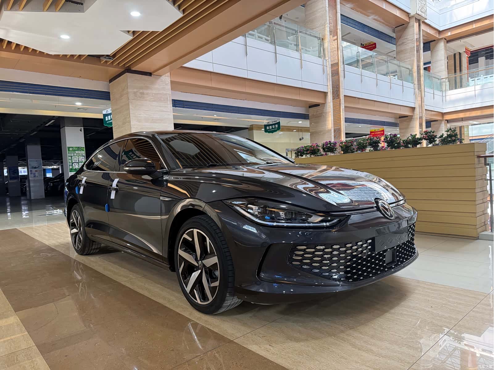 Volkswagen Lamando, 2023 3