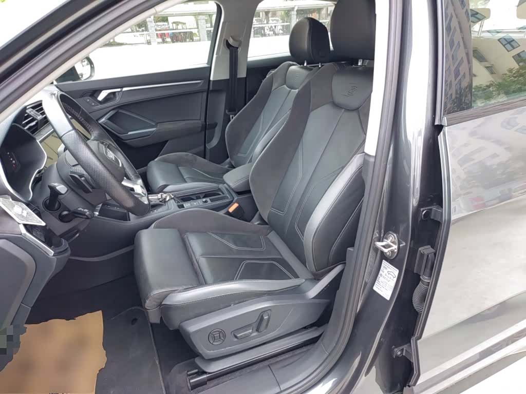 Audi Q3, 2023 11