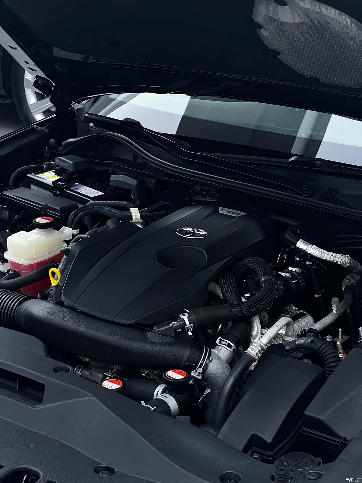 Toyota Crown, 2016 30
