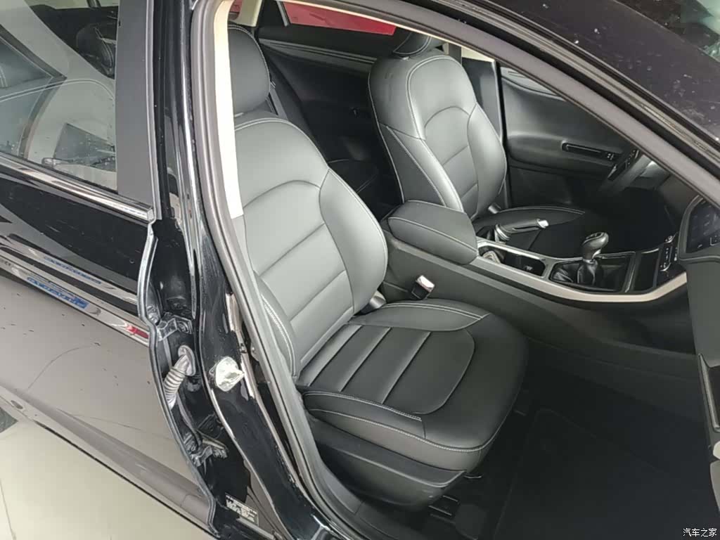 Geely Emgrand, 2018 25