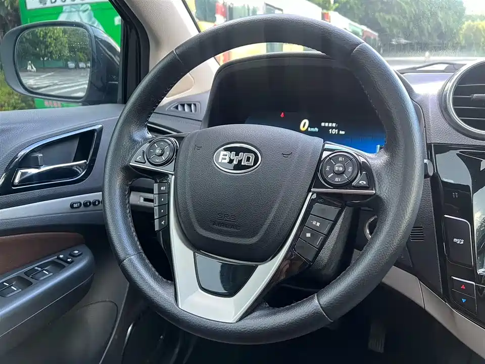 BYD S7