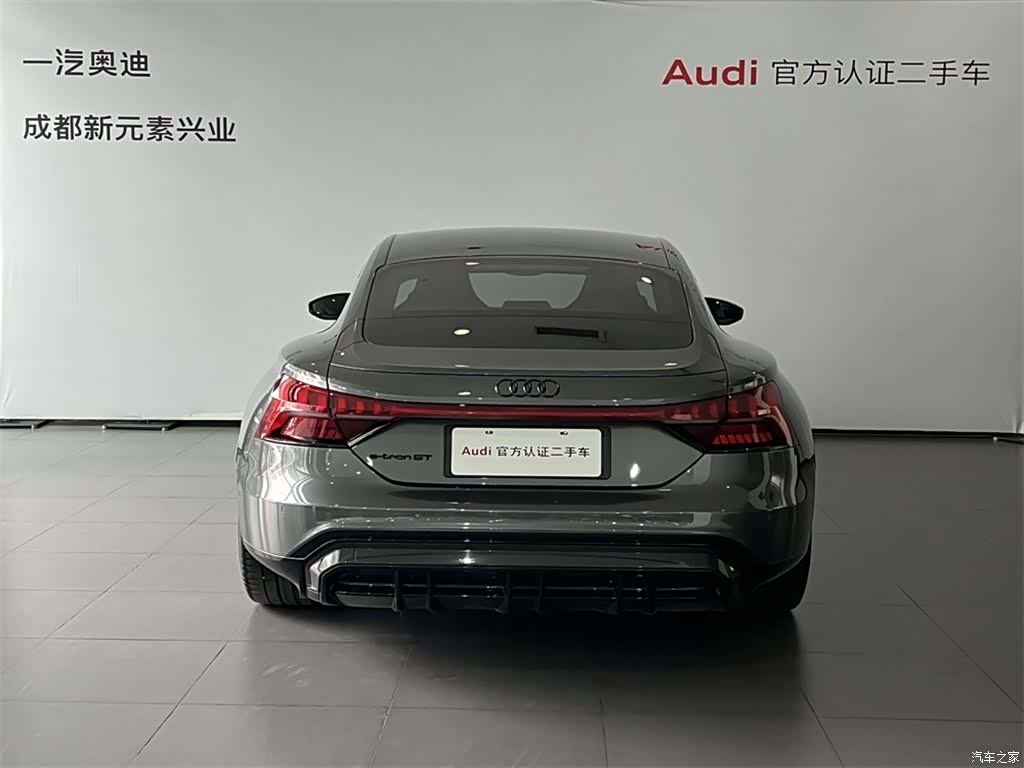 Audi e-tron, 2025 все фото