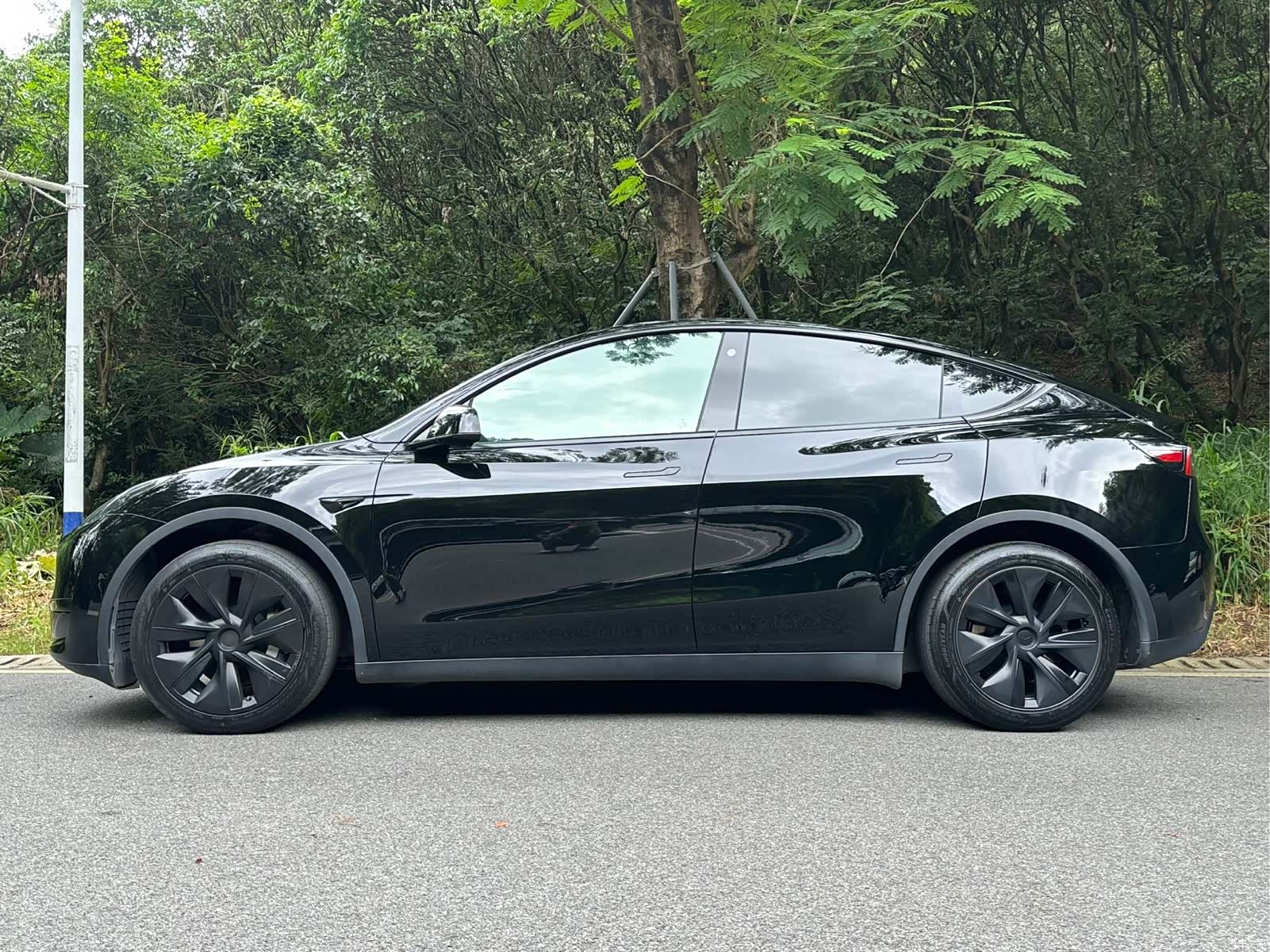 Tesla Model Y, 2023 2