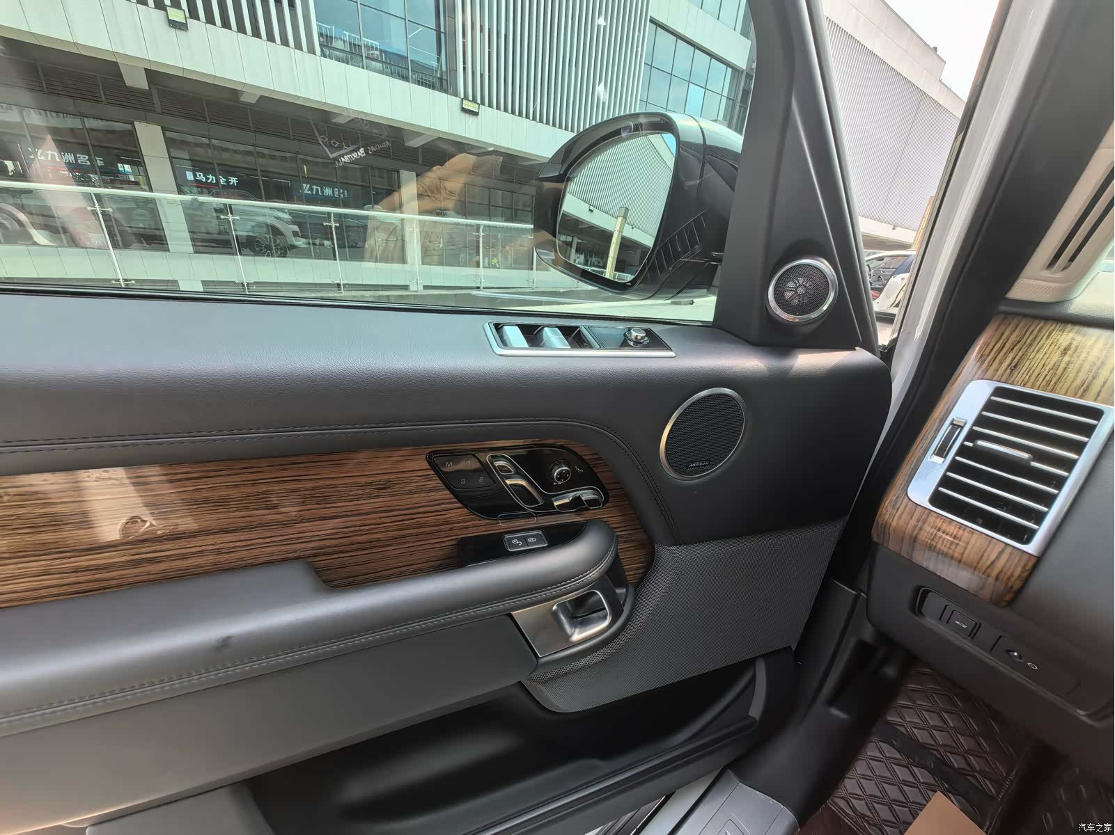 Land Rover Range Rover, 2019 10