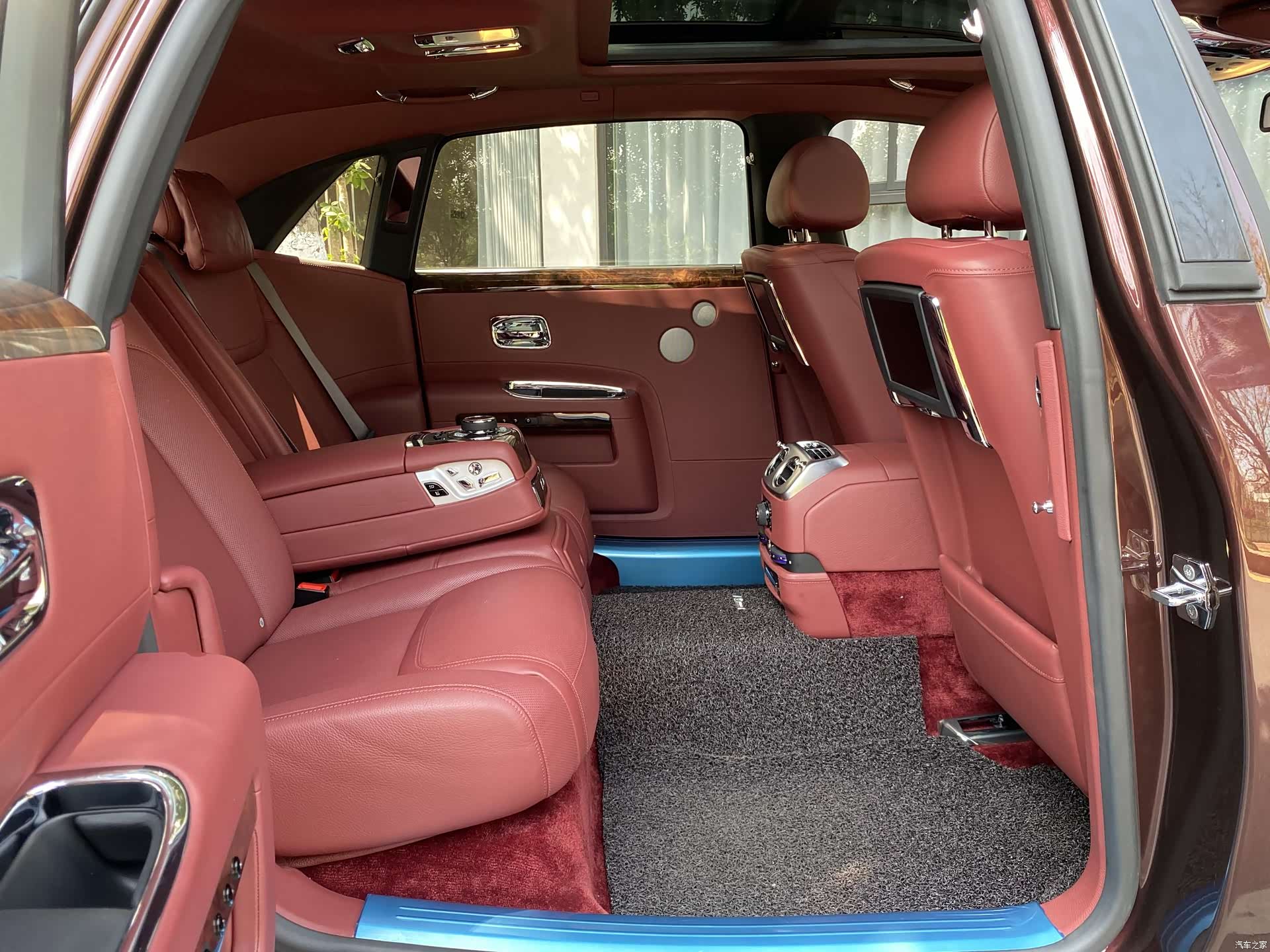 Rolls-Royce Ghost, 2017 12