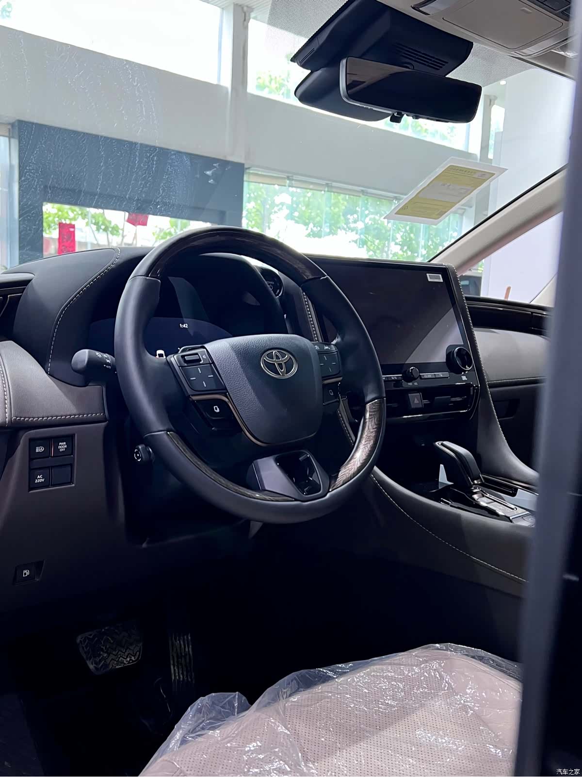 Toyota Alphard, 1900 6