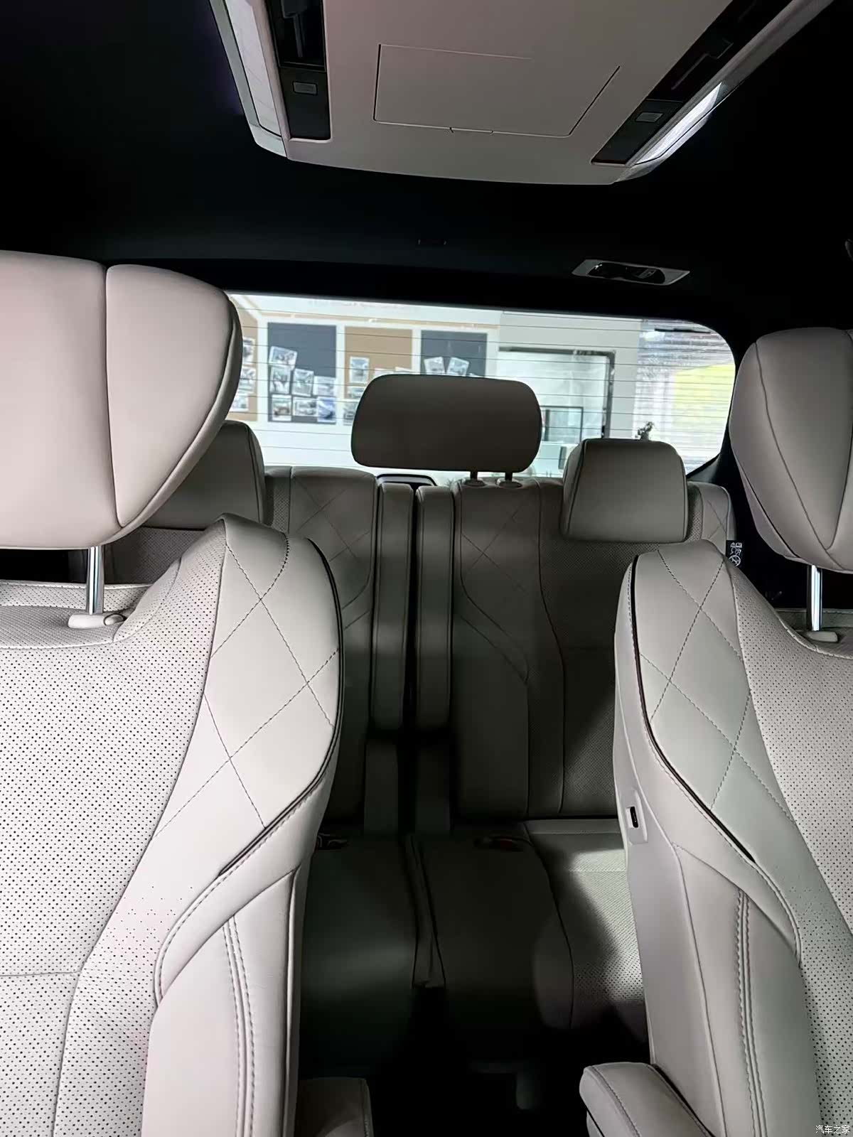 Toyota Alphard, 1900 11